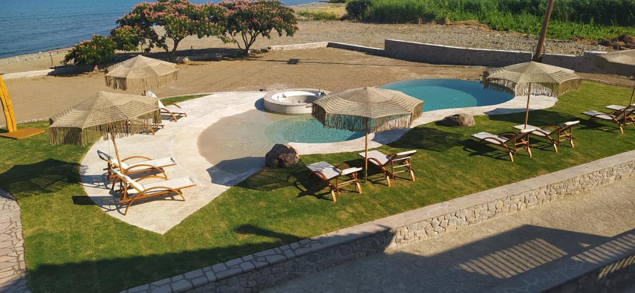 Michaela Beach Houses Mithimna Exterior foto